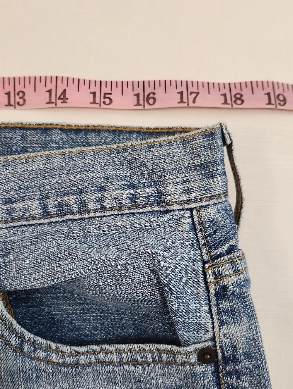 Levis 569 Jeans. Medium Wash. Size 34x36